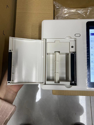 Monitor de ECG portátil de 6 canales Analista de pantalla táctil recargable Construido en batería de iones de litio