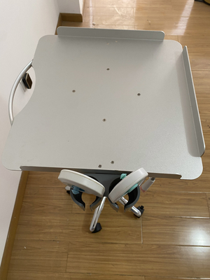 Estante de rodillo de monitor de ECG con cesta para diseño moderno y servicio OEM valioso