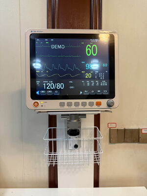 Bracket de montaje de pared de metal ajustable en altura para el brazo de apoyo del monitor del paciente en la sala del hospital